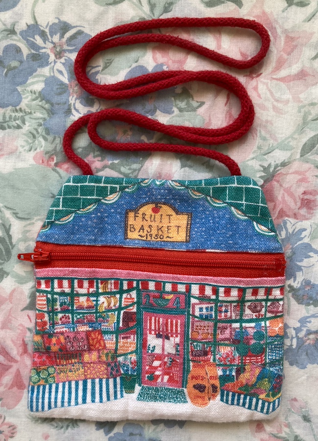 house shaped pouch