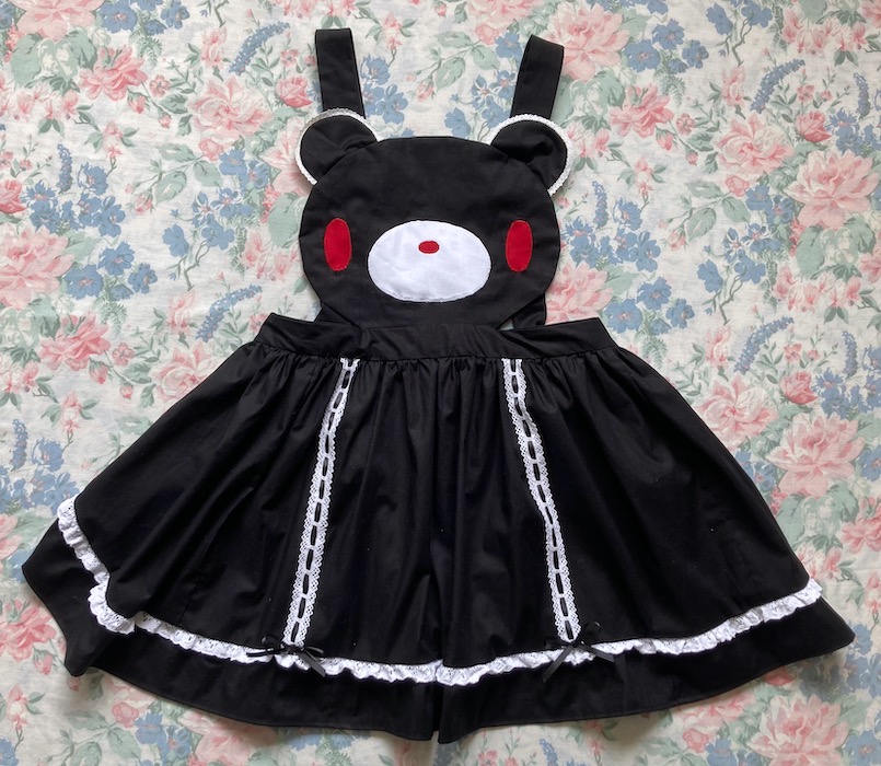 black gloomy bear apron