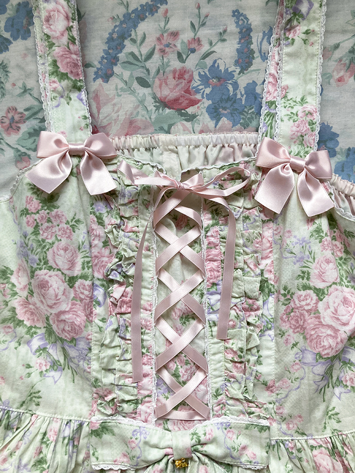 bodice detail