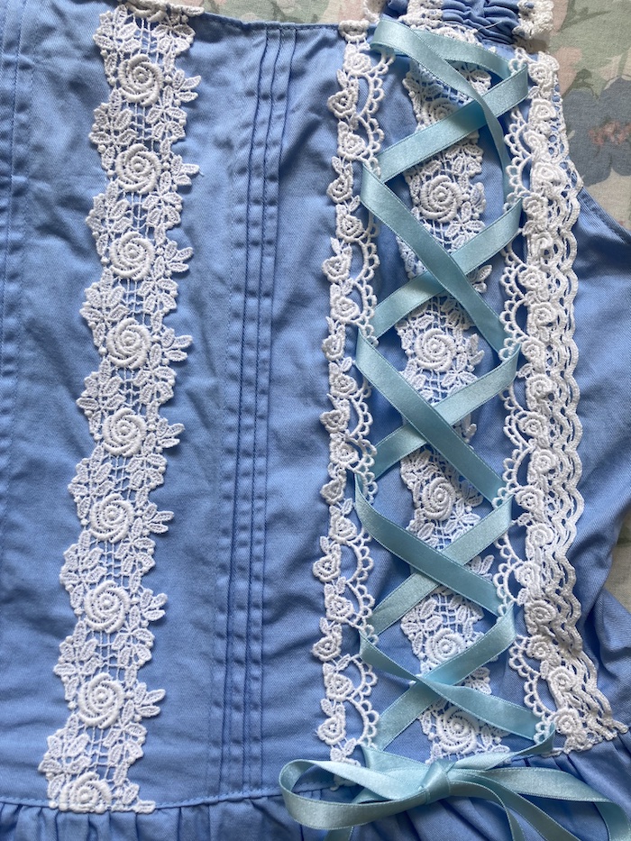 bodice lace detail