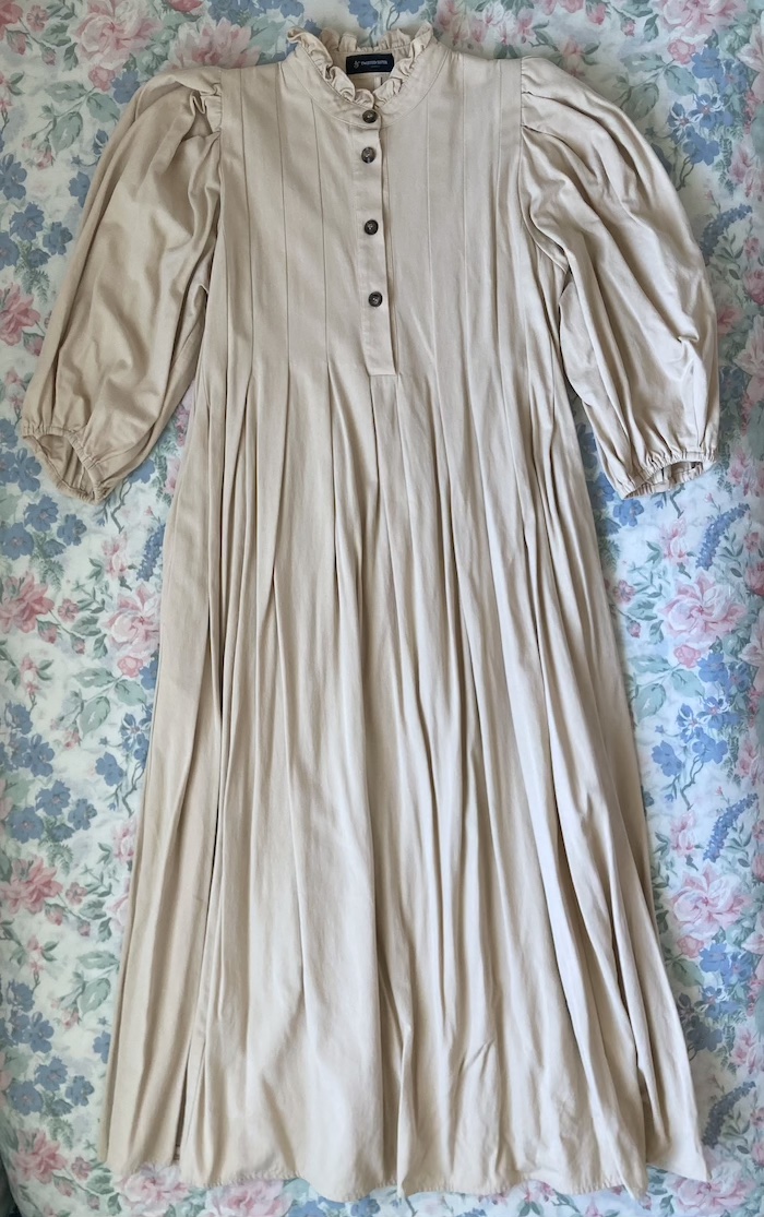 beige puff sleeve dress