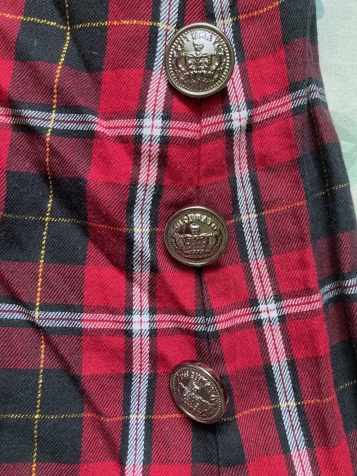 button detail