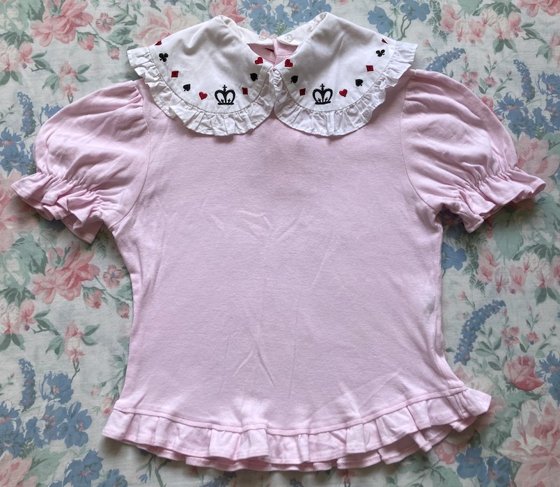pink cutsew with playing card collar embroidery 