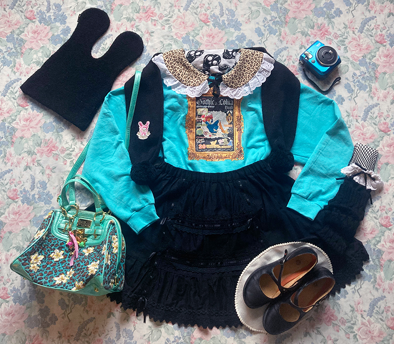 teal and black coord