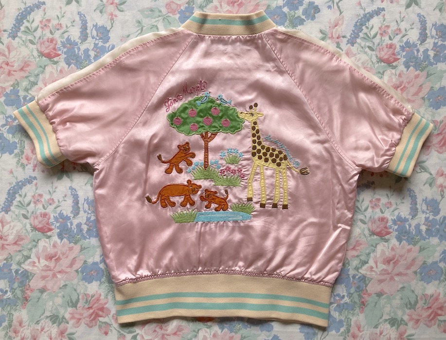pink short sleeve jacket with embroidery