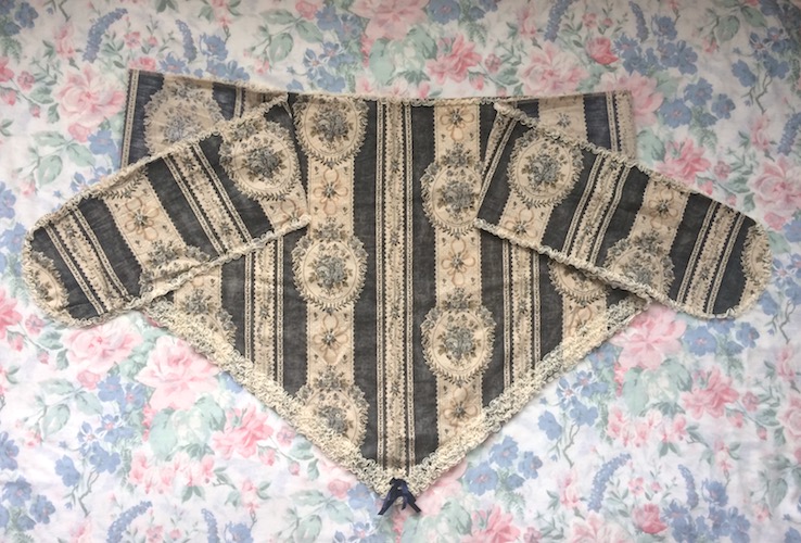 bouquet print shawl